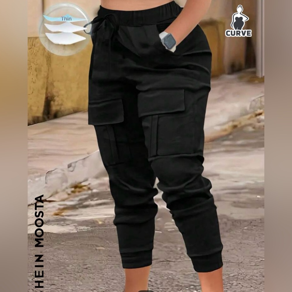 SHEIN MOOSTA - NWOT Plus Size 14(1X) High
Waist Black Cargo Joggers
